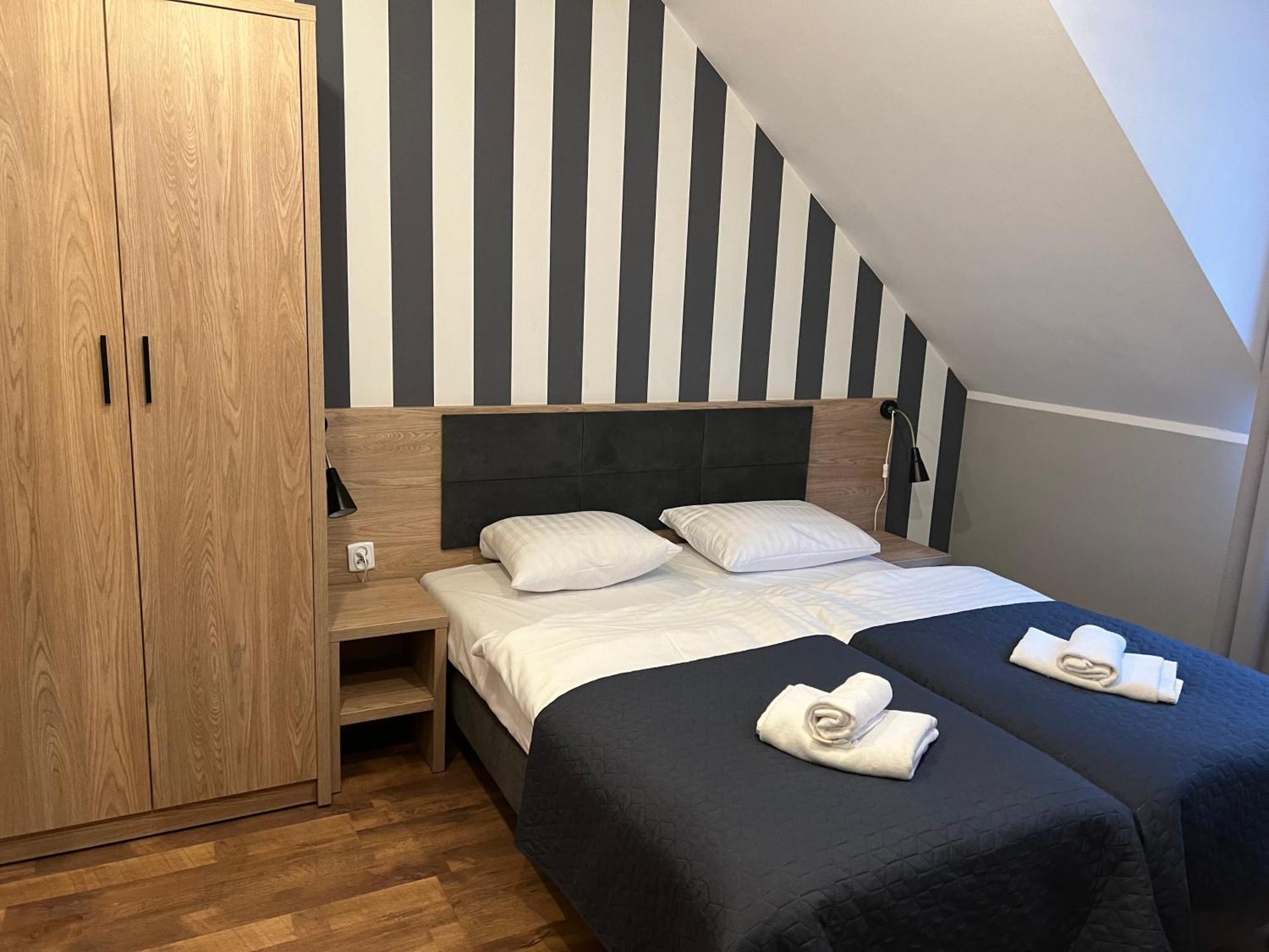 Zlote Gory - Czarna Gora Bed & Breakfast Sienna  Exterior foto