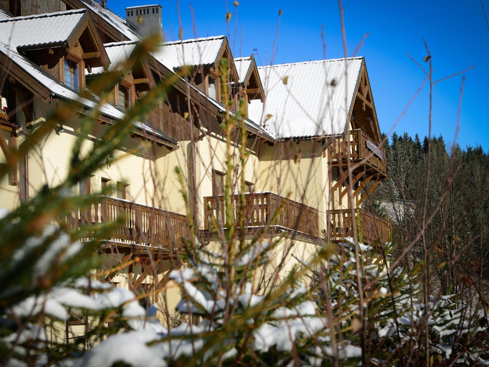 Zlote Gory - Czarna Gora Bed & Breakfast Sienna  Exterior foto